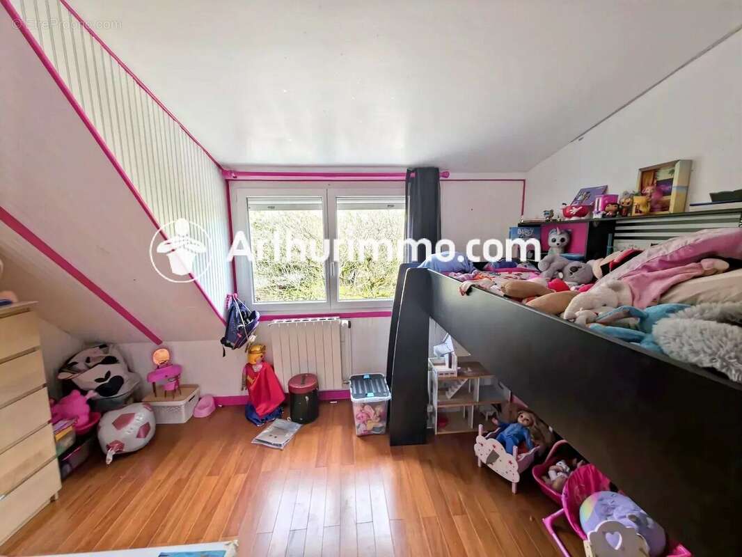 Maison à SAVIGNY-LE-TEMPLE