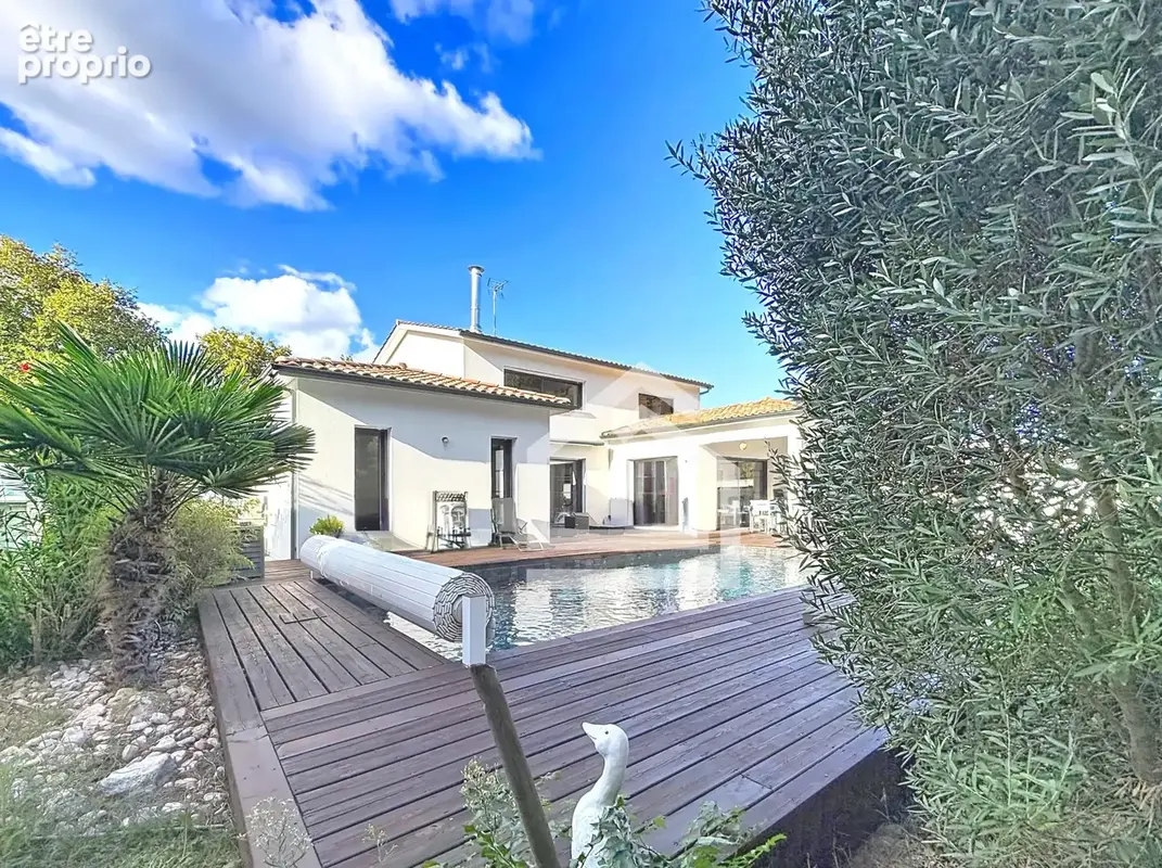 Maison contemporaine de 198 m2, 5 chambres, piscine et double garage - photo 4