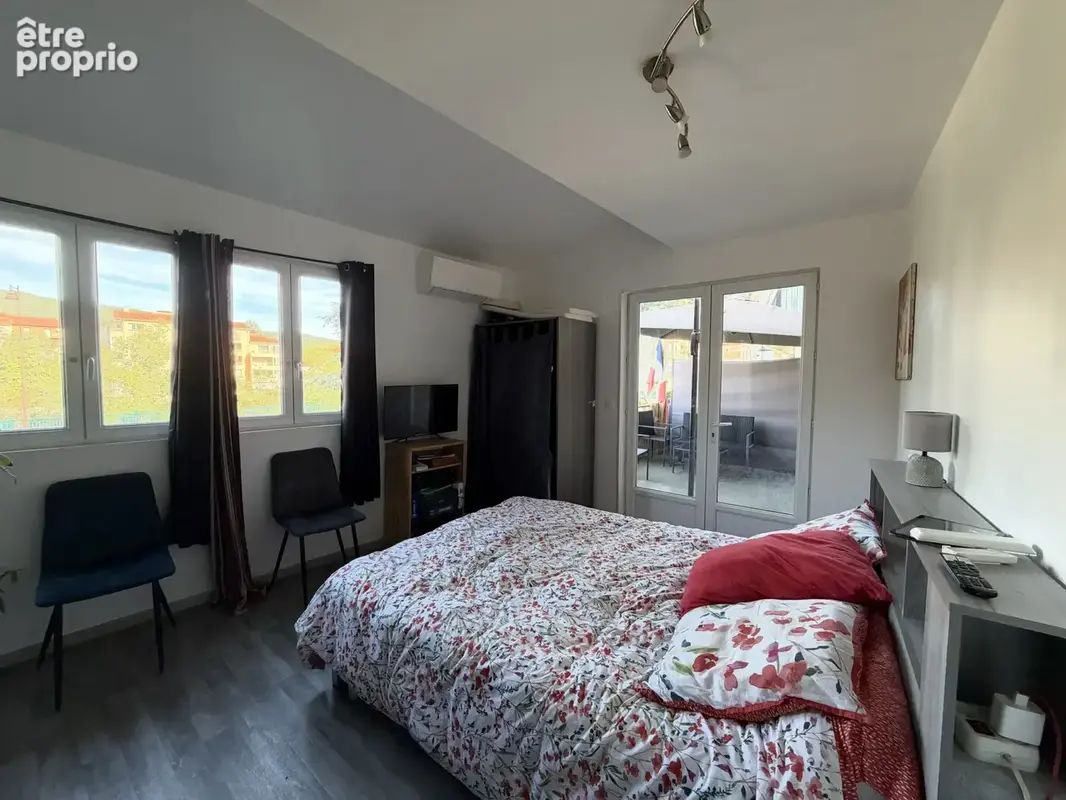 À VENDRE   Charmant F2 en centre-ville avec extérieur et atelier - photo 9