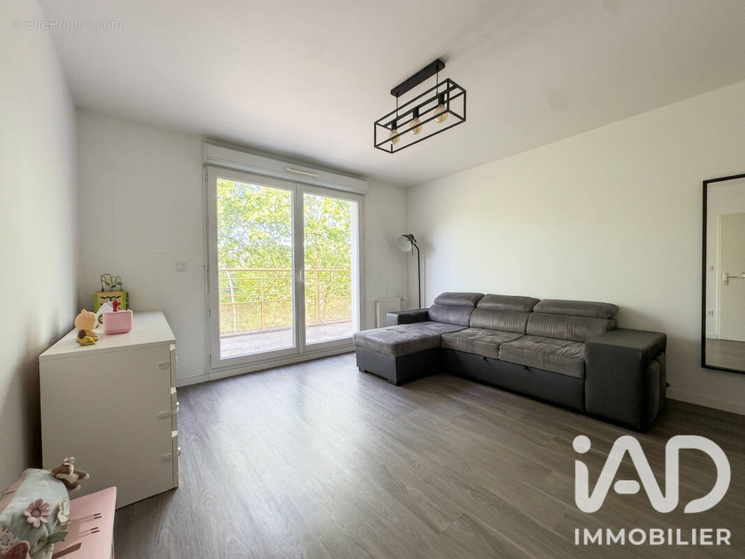 Photo 1 - Appartement à SAINTE-GENEVIEVE-DES-BOIS