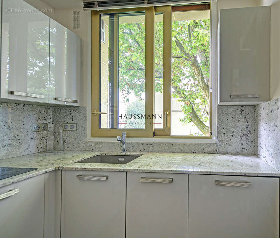 Appartement à NEUILLY-SUR-SEINE