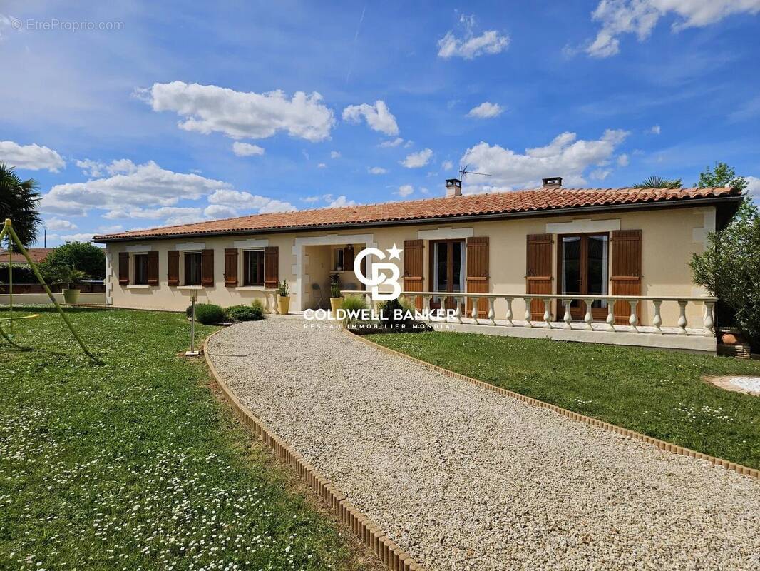 Maison à BURIE