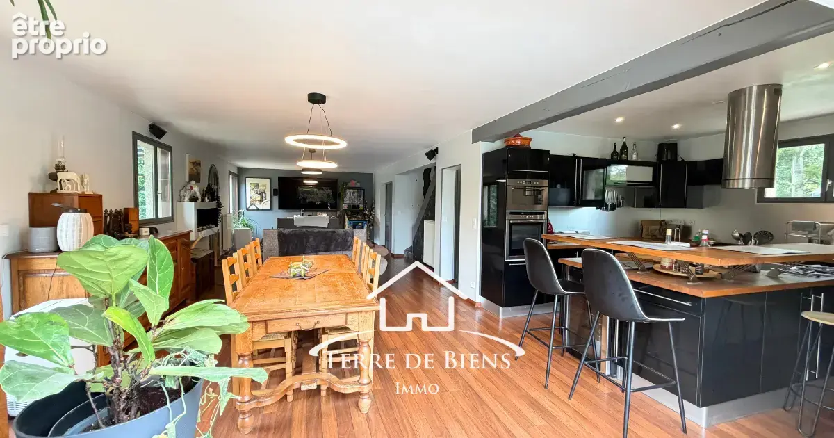 Exclusivité: Maison familiale, 150m2, pièce de vie de 60m2, 4 chambres, vie de plain-pied, sous-sol complet et - photo 5