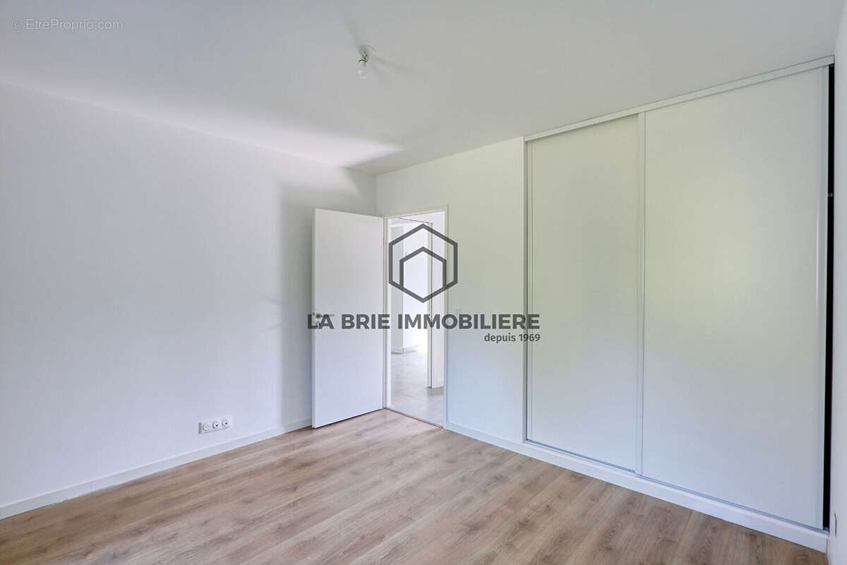 Appartement à DAMMARIE-LES-LYS