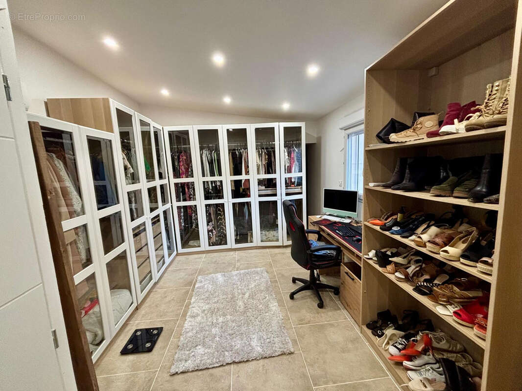 Maison à SUZE-LA-ROUSSE