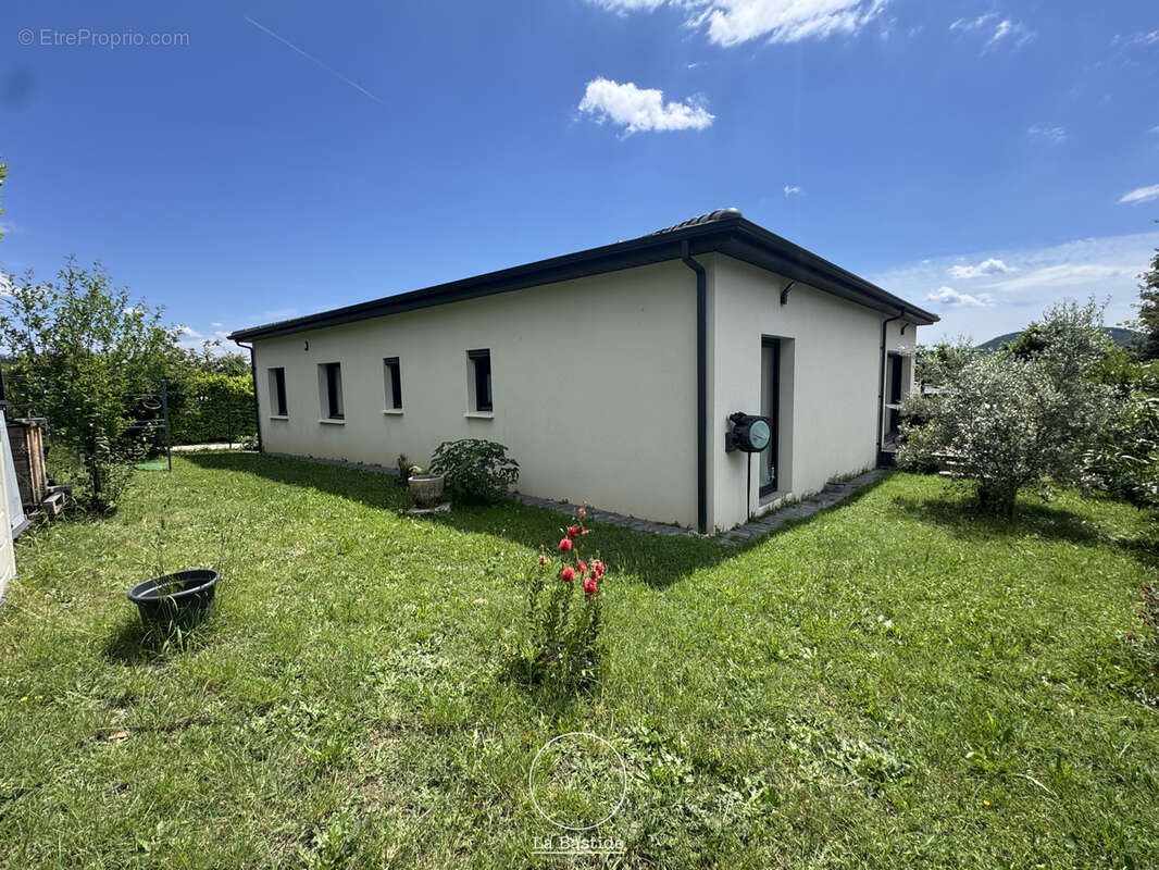 Maison à MONTBOUCHER-SUR-JABRON