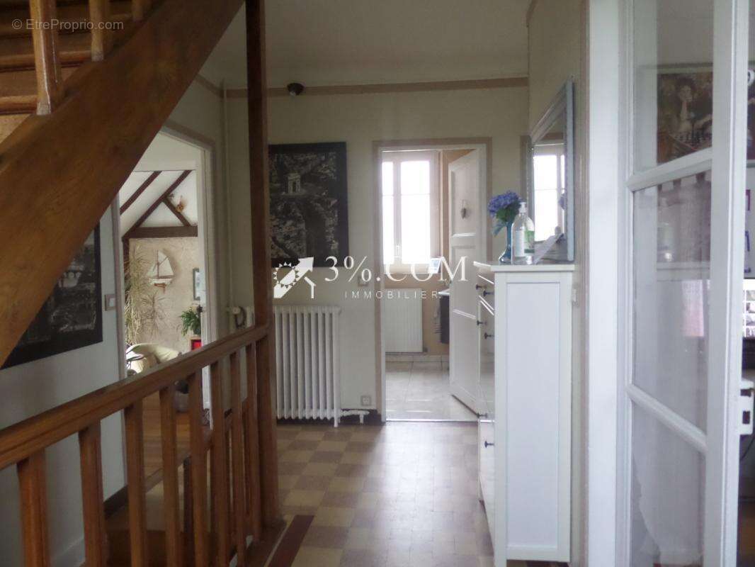 Maison à LA CHAPELLE-LA-REINE