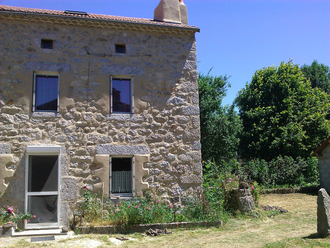 Maison à LAVAL-ATGER