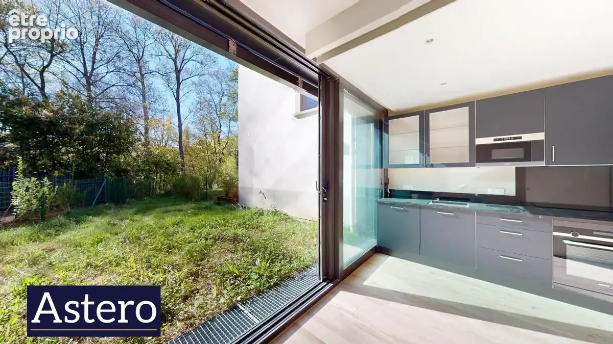 Duplex avec jardin privatif et ascenseur 121 m2 3 pièces - Étangs de Corot - Ville-d'Avray - photo 2