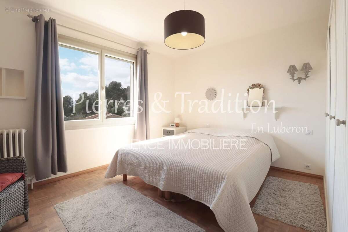 Maison à SAINT-SATURNIN-LES-APT