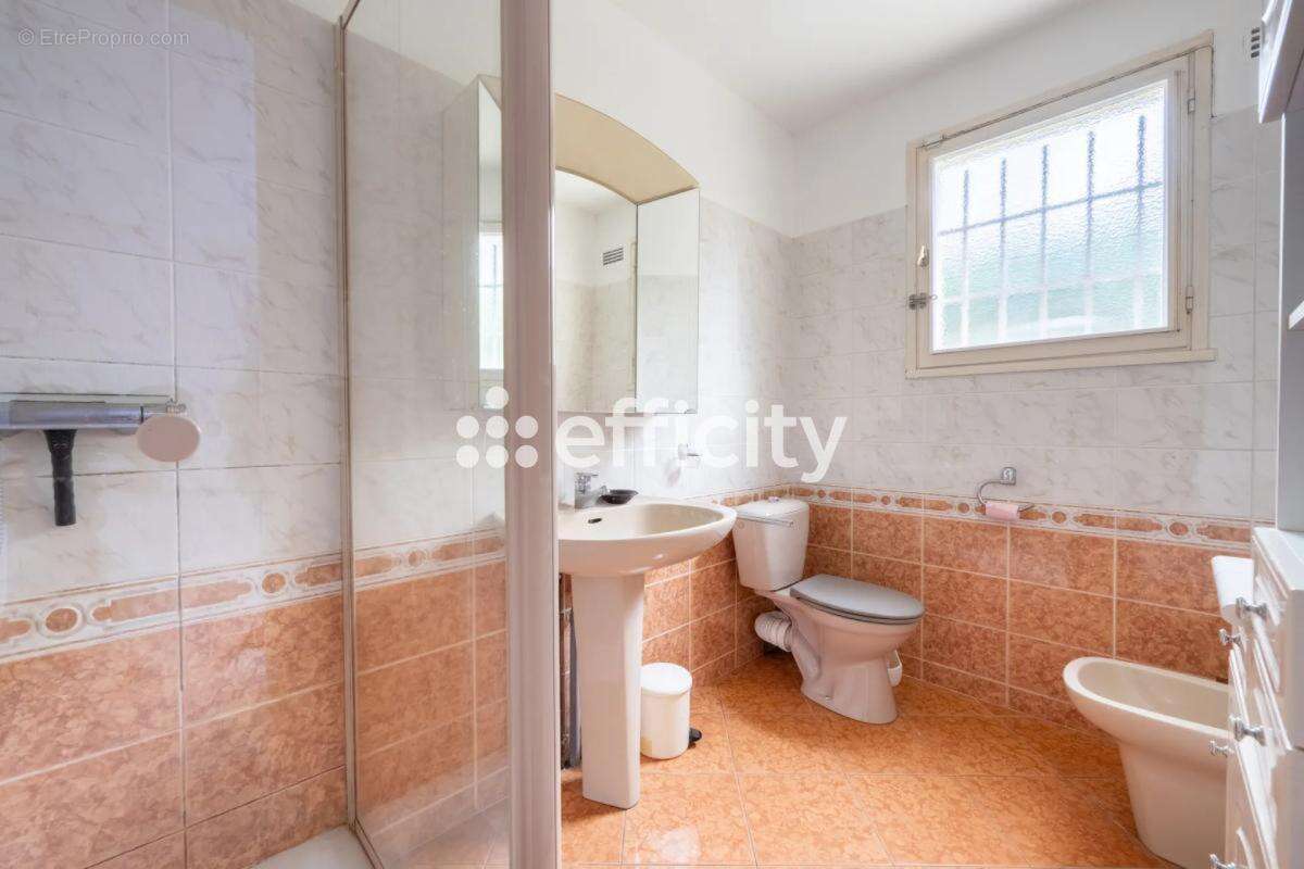 Maison à DAMPIERRE-EN-YVELINES