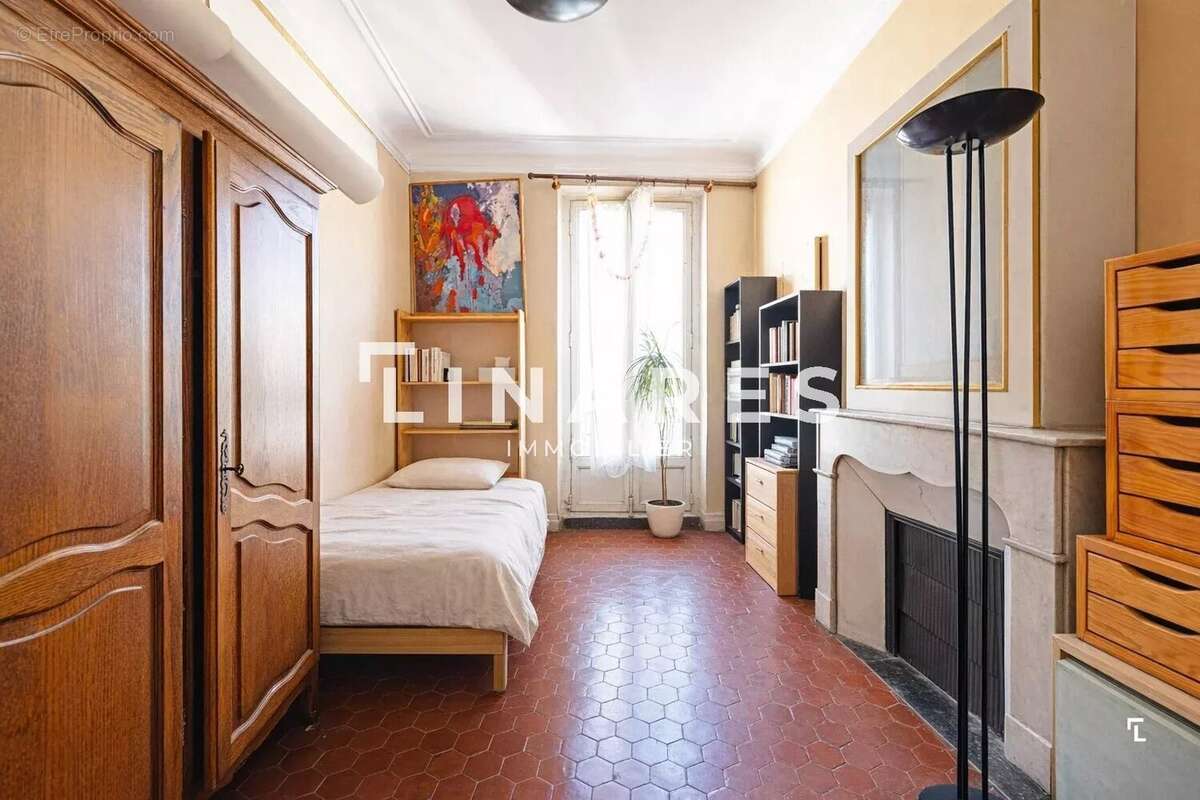 Appartement à MARSEILLE-1E