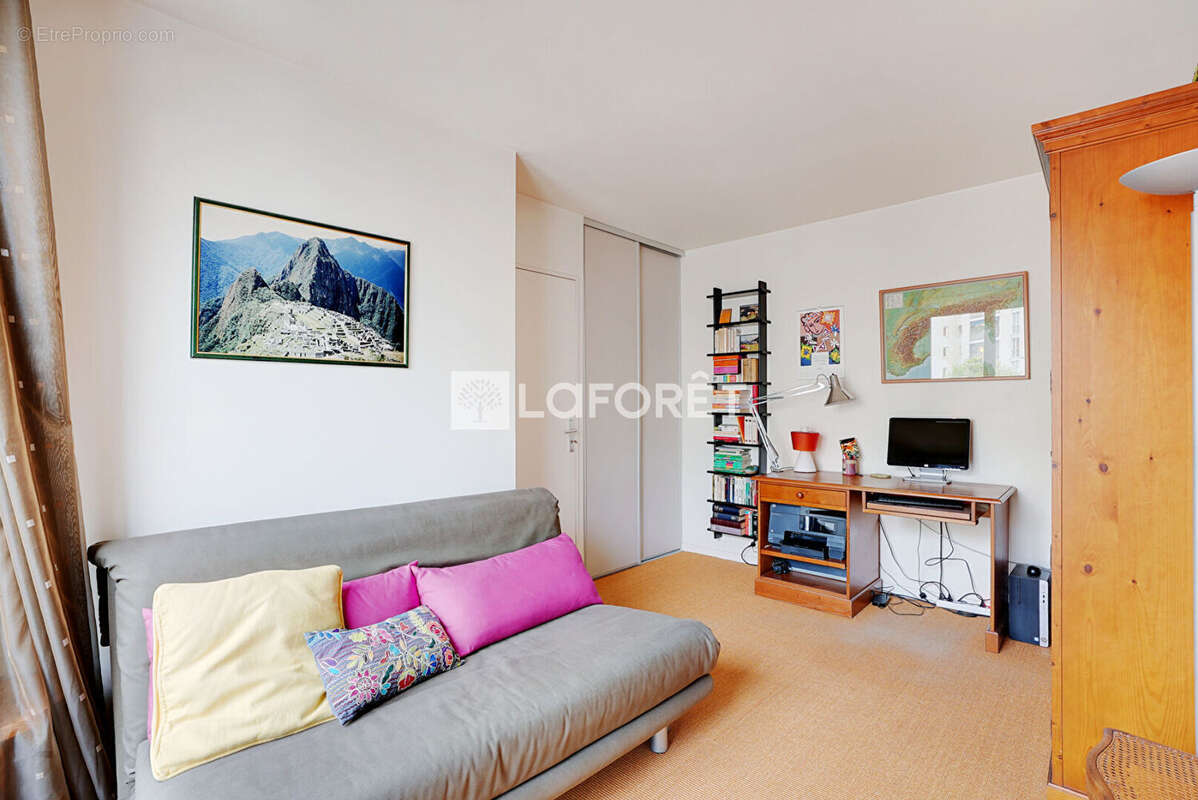 Appartement à PARIS-14E