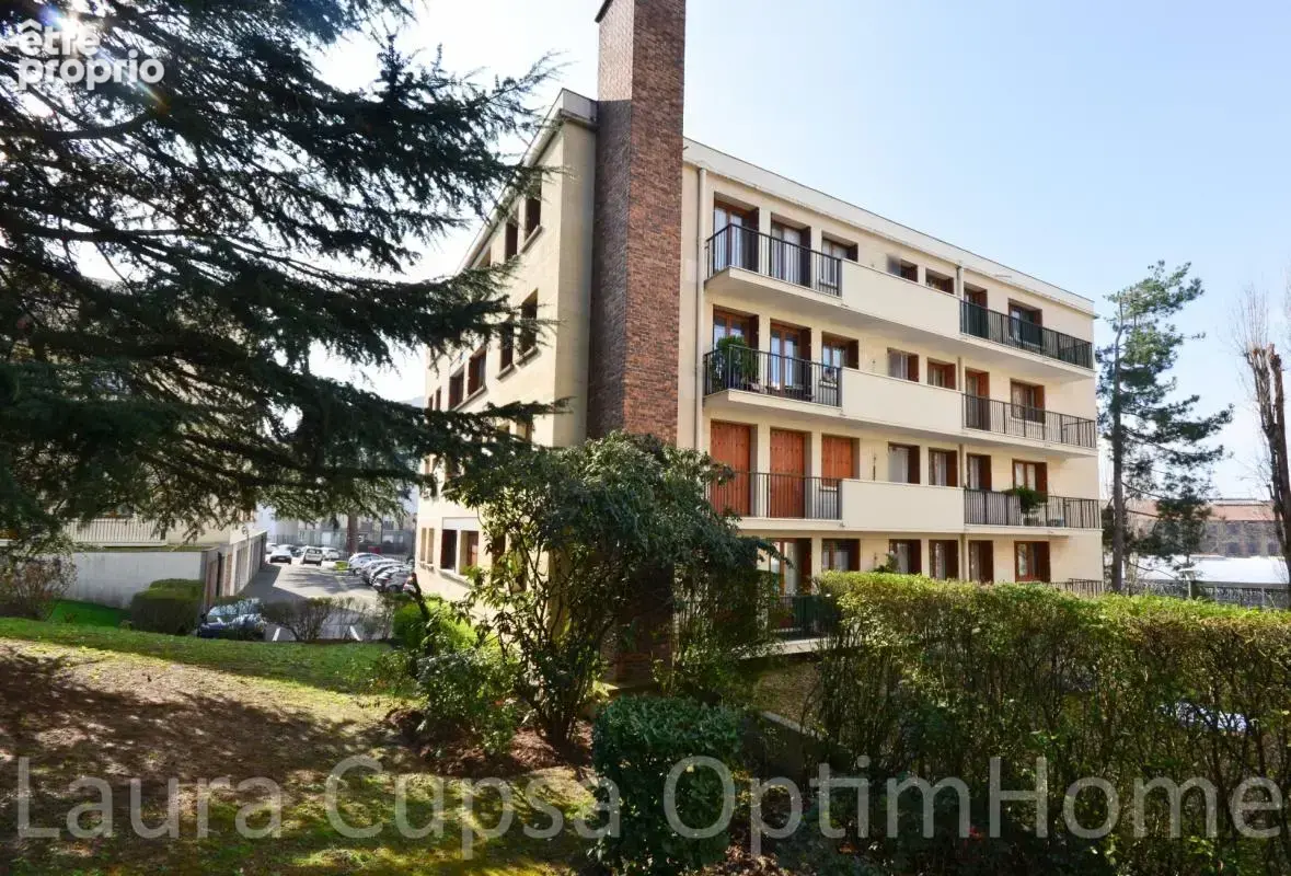 Appartement à FRESNES