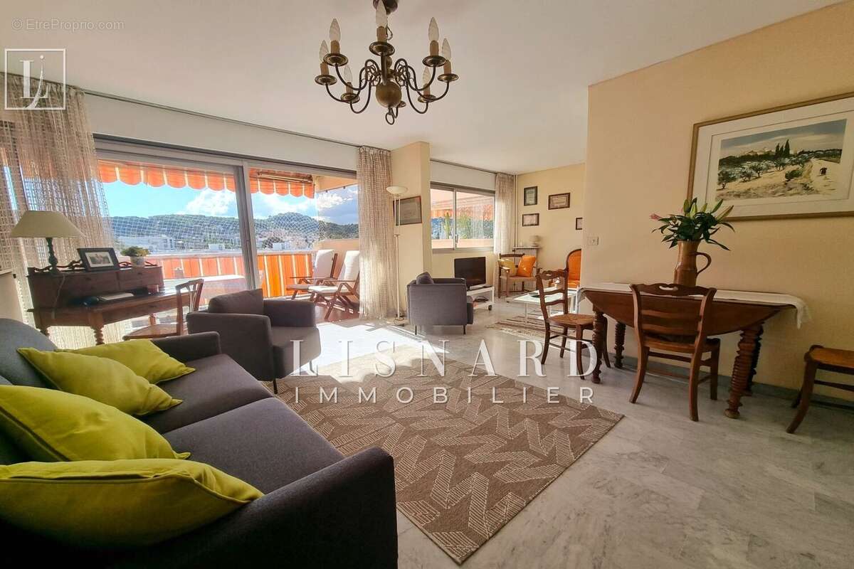 Appartement à VALLAURIS