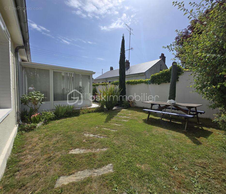 Plain-pied 113 m² - Véranda de 20 m² - Jardin clos - Stationnement 5 véhicules - photo 3