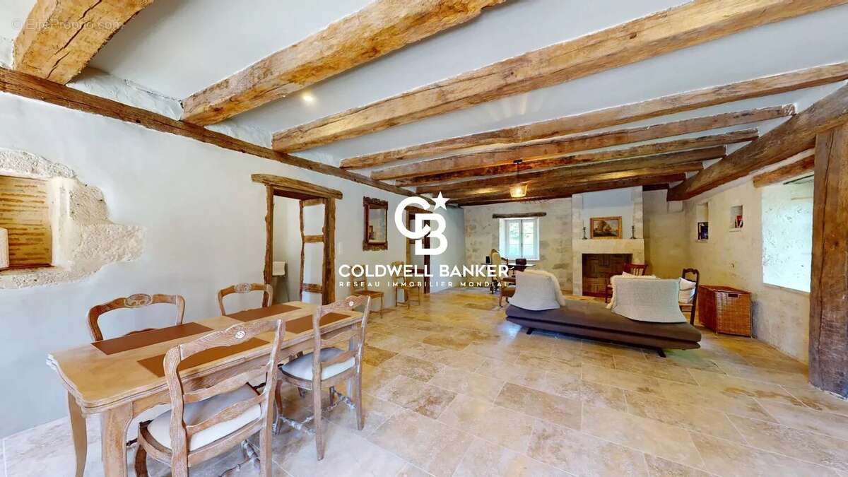 Maison à MONTAIGU-DE-QUERCY