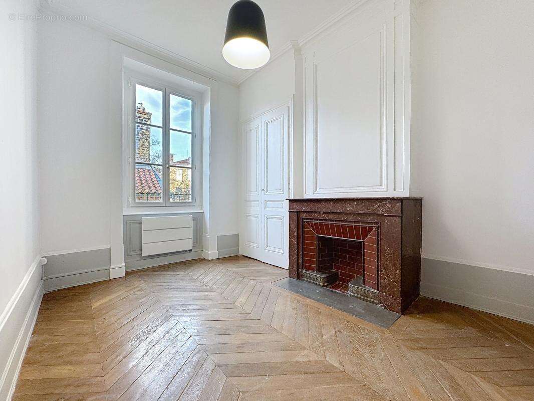 RARE Lyon 4 - Immeuble de rapport Bd Croix Rousse - photo 3