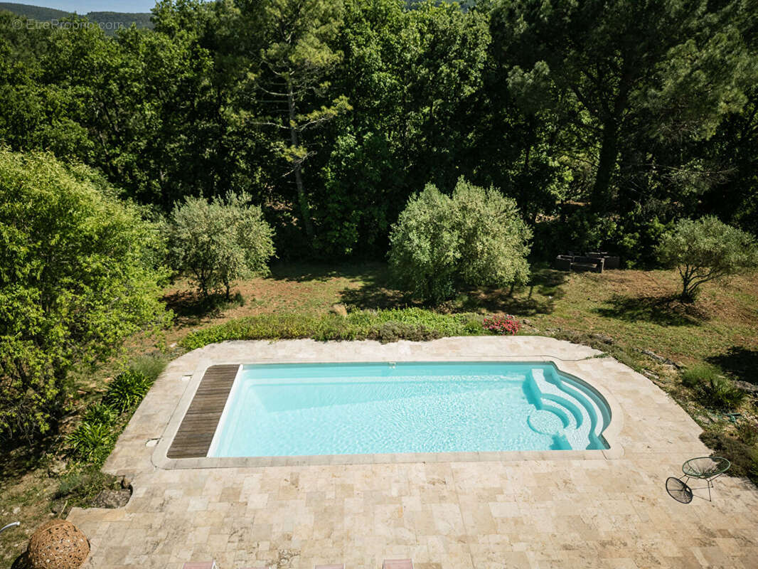 VILLA FORCALQUEIRET 200 m² avec dépendance T2 dans un quartier prisé - photo 4