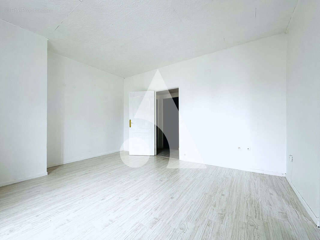 Appartement à POMPEY