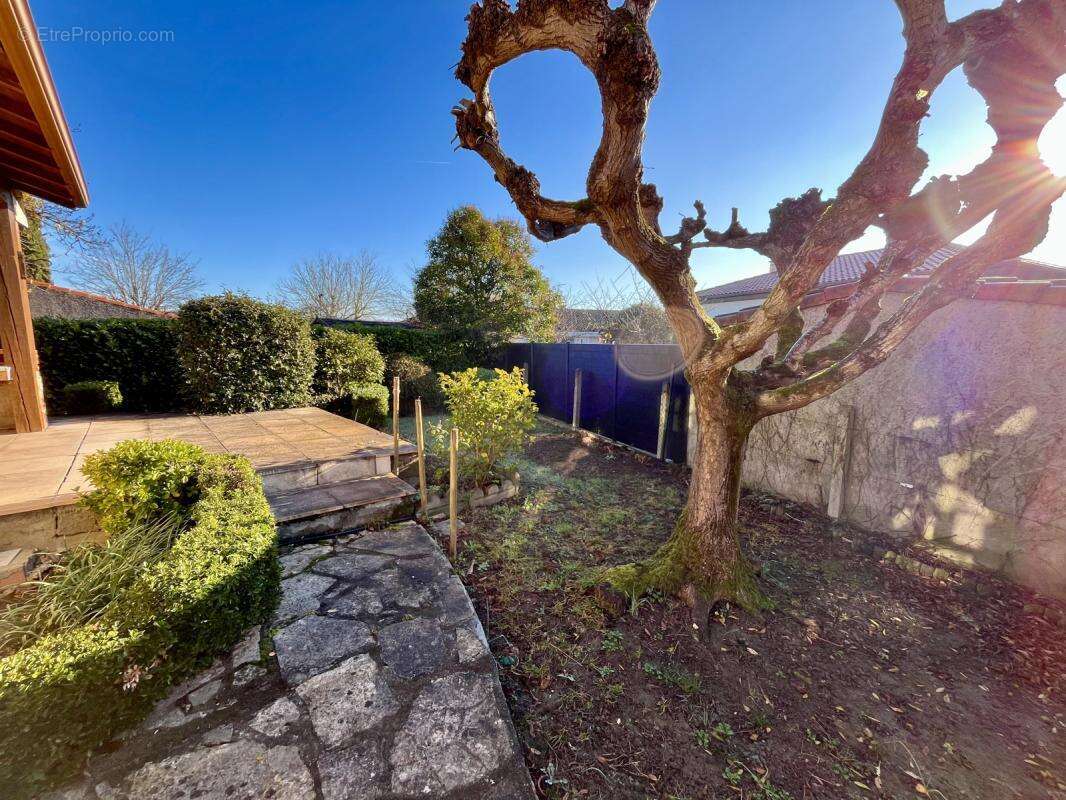 Maison à BRUGUIERES