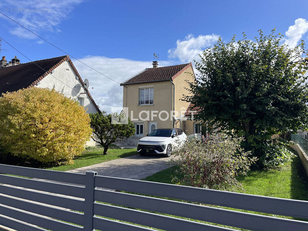 Maison à LONS-LE-SAUNIER