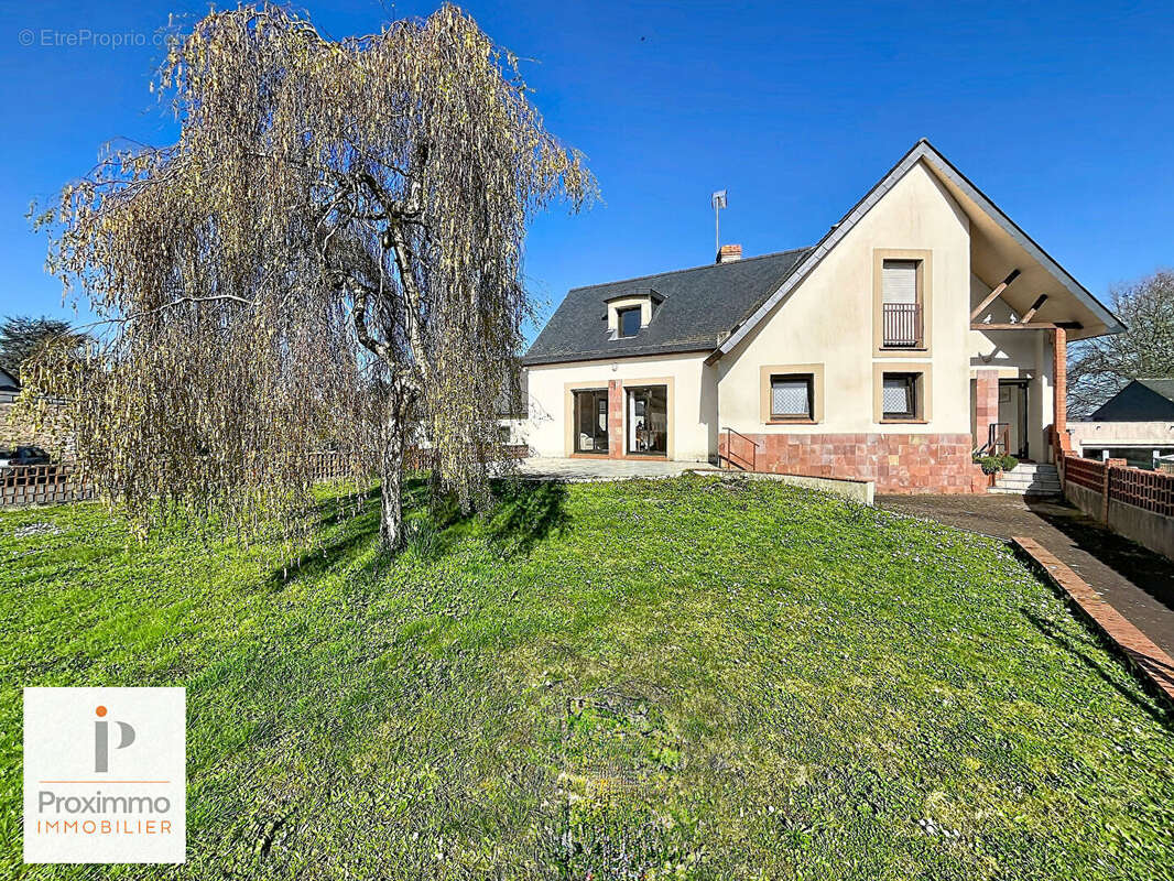 Maison à MESSAC