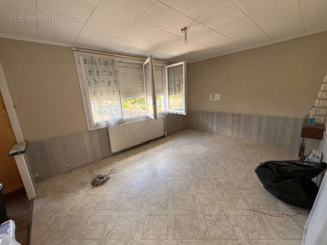 Maison  - 2 chambres - garage - photo 2