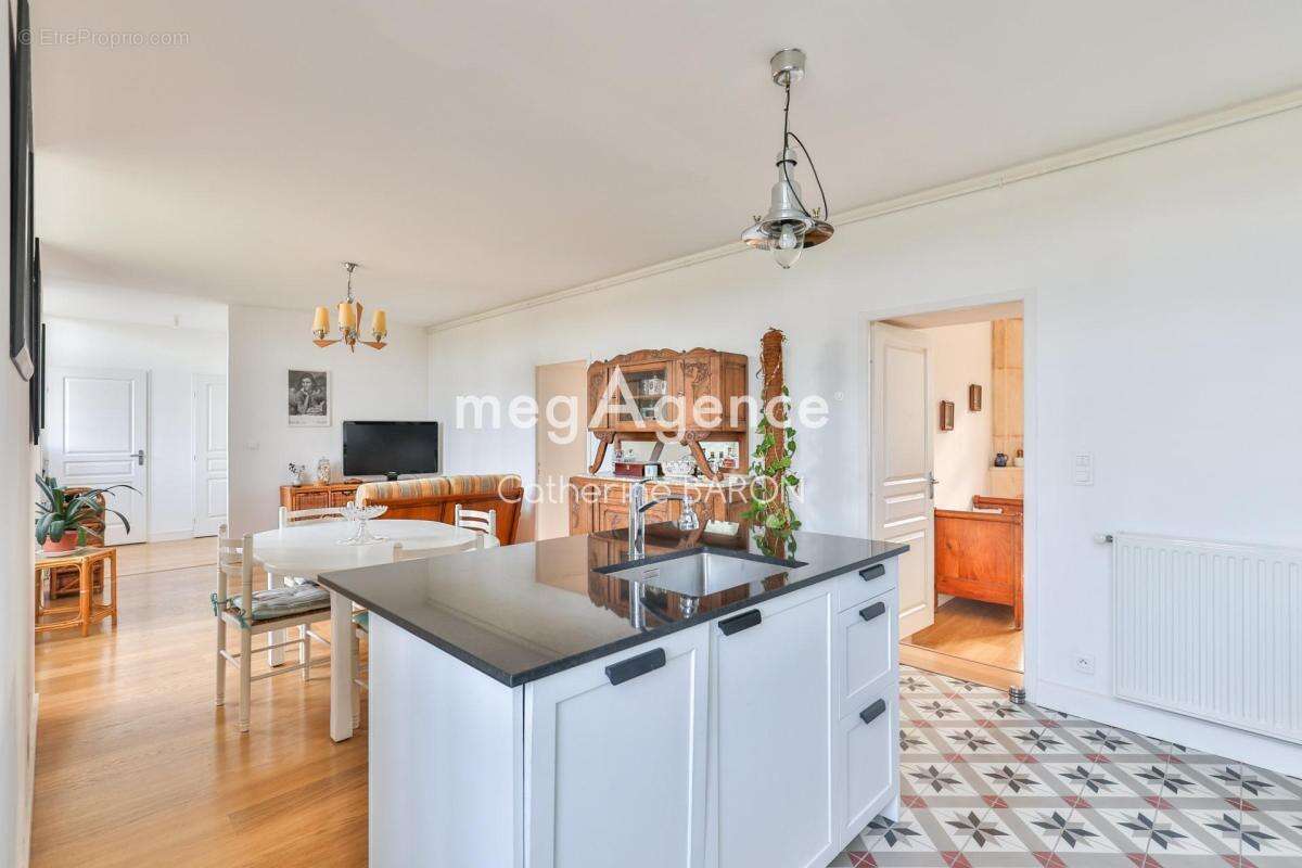 Appartement à LE DOUHET