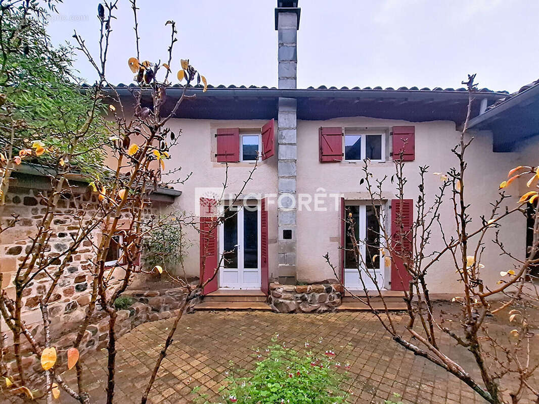 Maison à LA CHAPELLE-DE-GUINCHAY