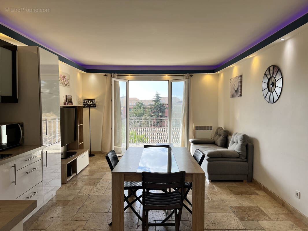 Appartement à SIX-FOURS-LES-PLAGES