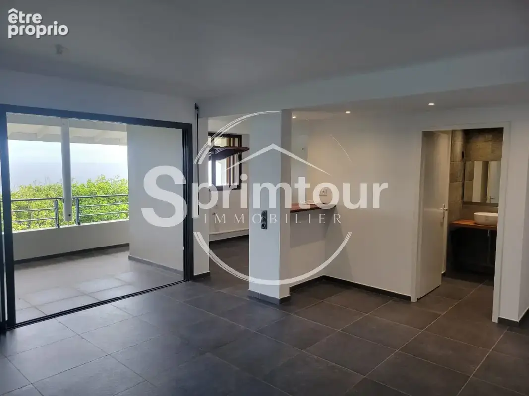 VIEUX FORT : Résidence La Rose Des Vents,  L'Octant, T3 DPLEX  No27 - photo 3