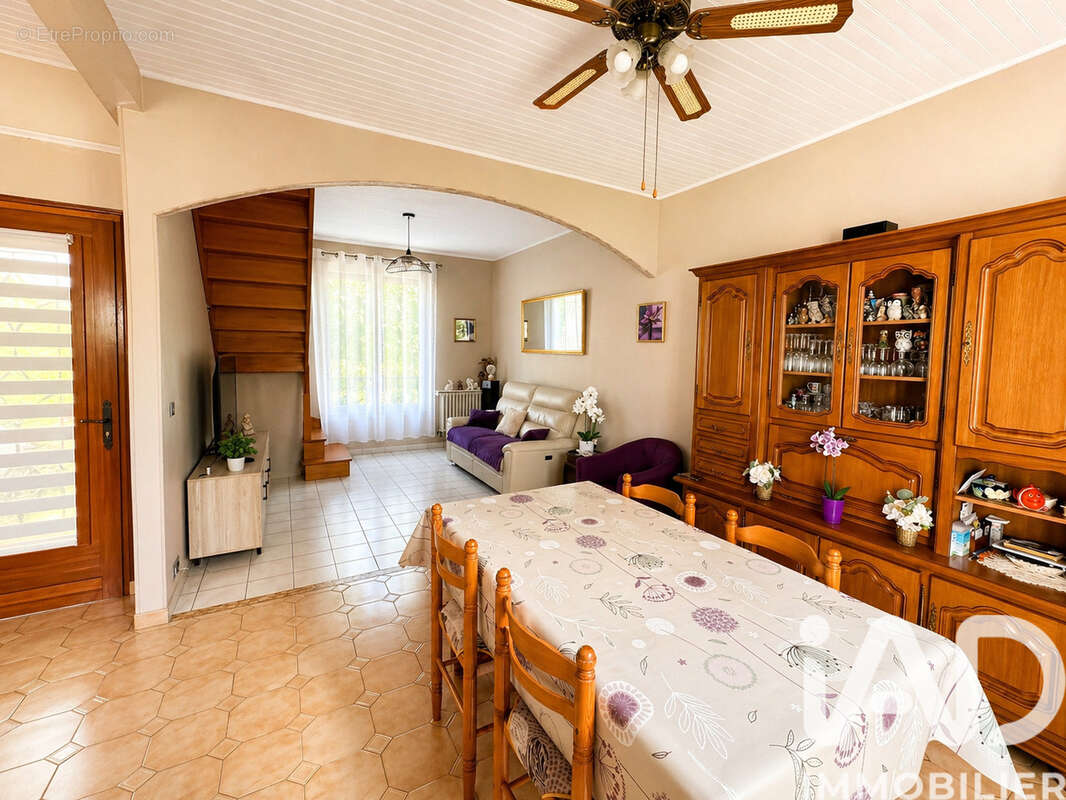 Maison 90 m² à Sainte-Genevieve-Des-Bois  - photo 4