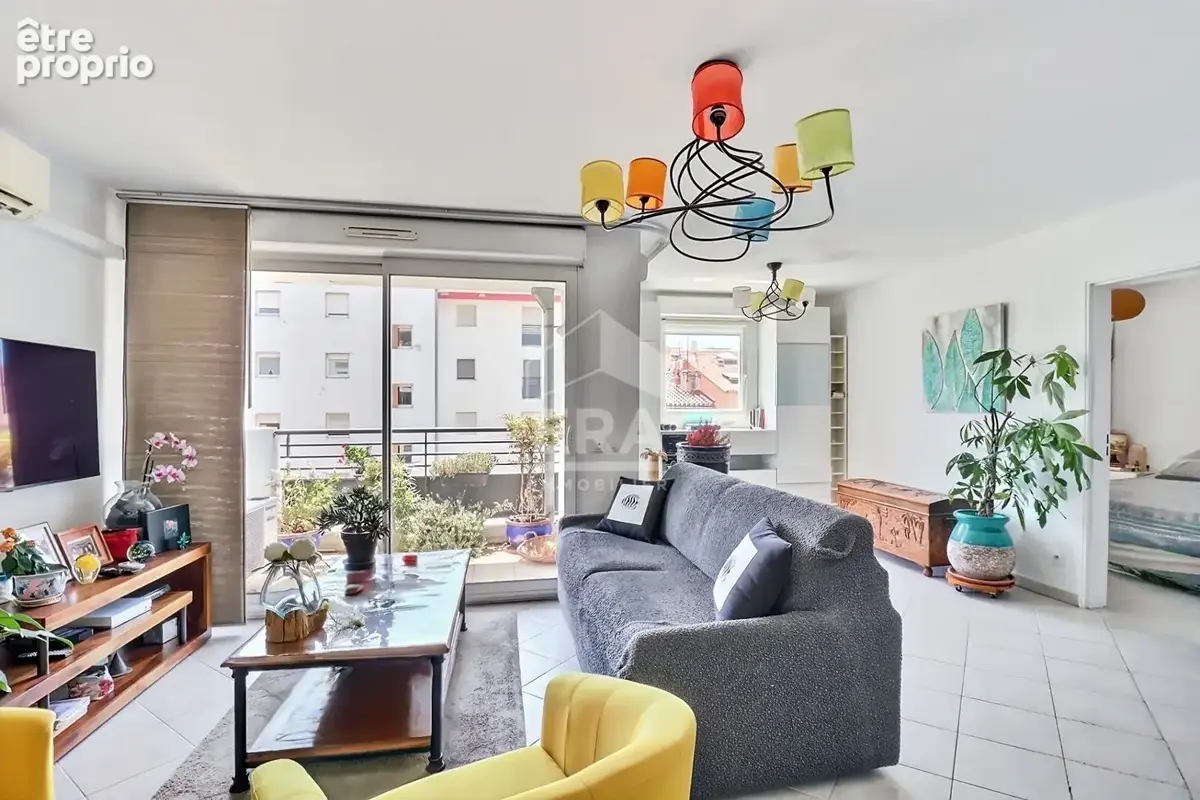 Appartement à MARSEILLE-5E