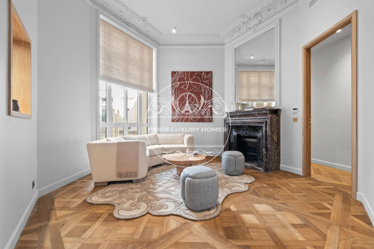 Appartement à PARIS-8E