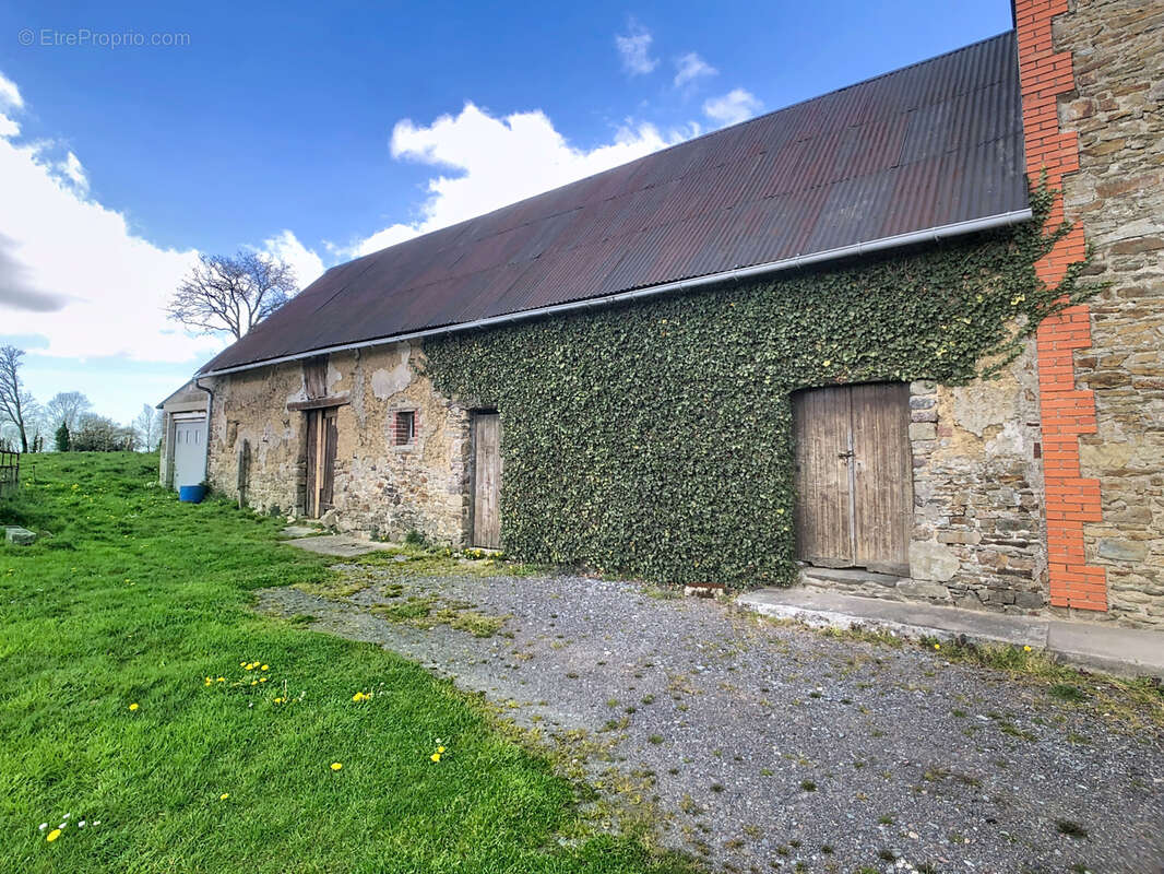 Maison à SAINT-DENIS-LE-VETU