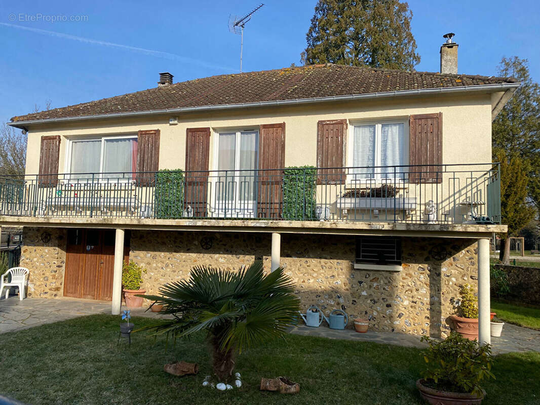 Maison à LONGNY-AU-PERCHE