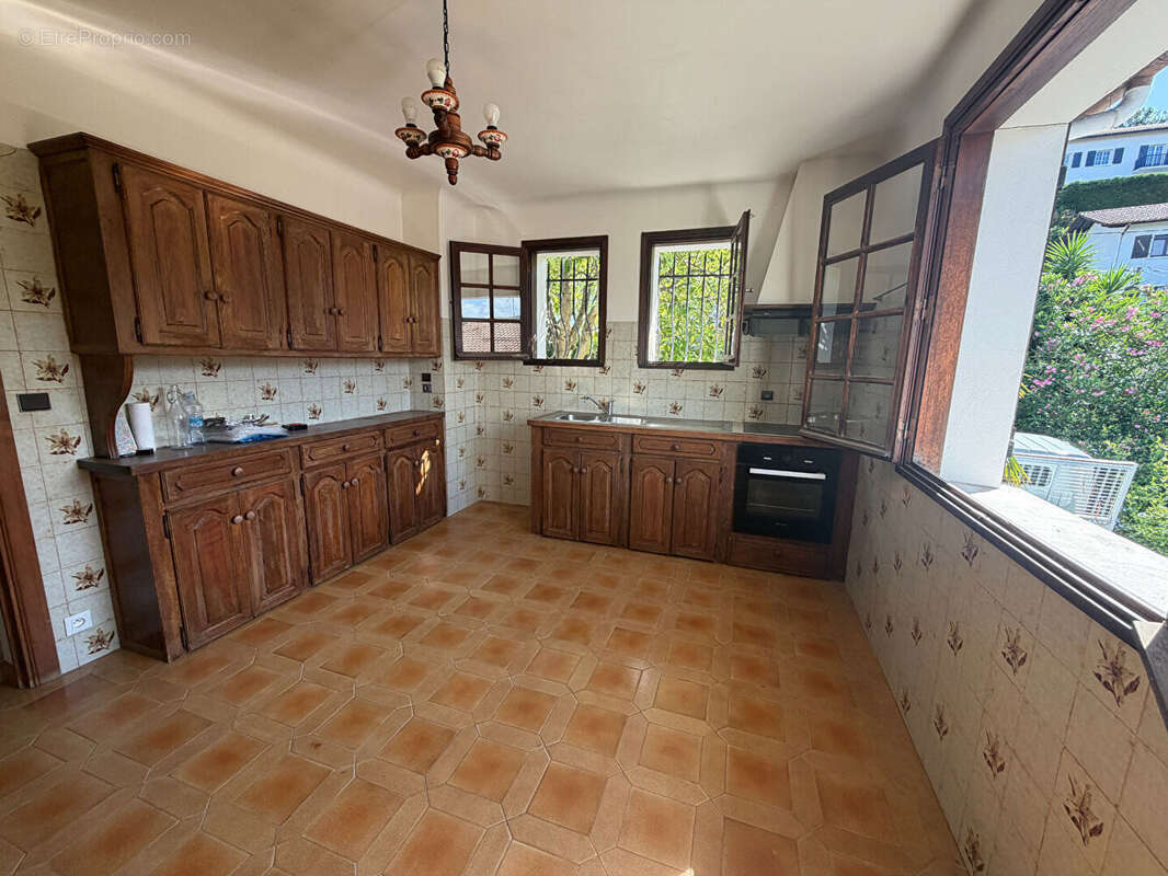 Hendaye appartement T5 de 124m² + combles - photo 7