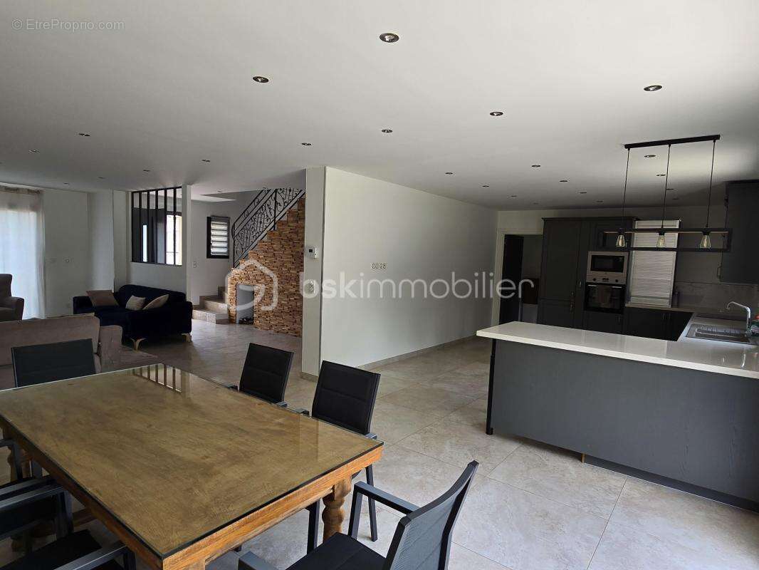 Pavillon contemporain de 2020 – 225 m² – 6 Chambres – DPE A – Saint-Martin-le-Nœud (60000) - photo 3