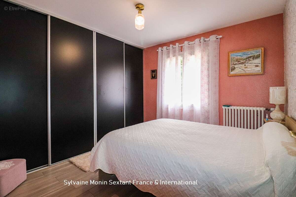 Maison rénovée de plain-pied avec jardin au calme - photo 12