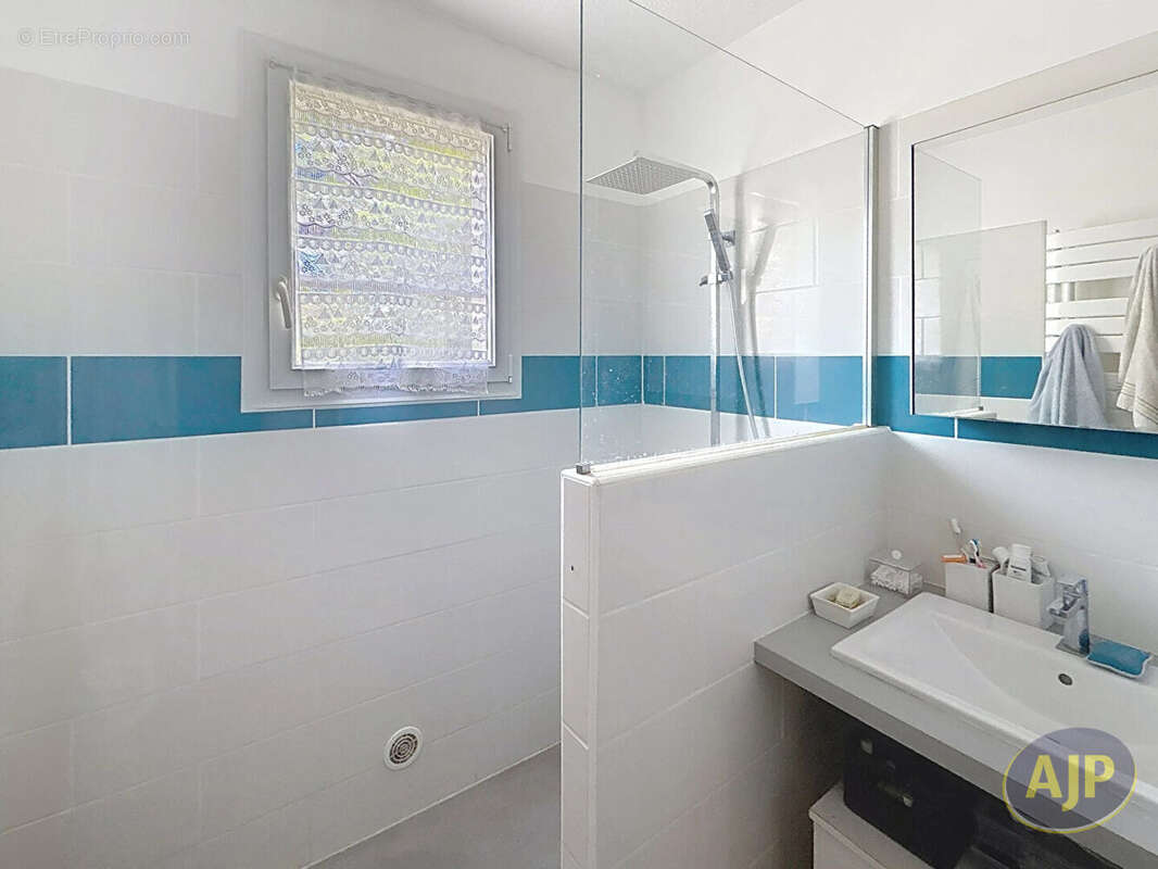 Maison à BOIS-DE-CENE