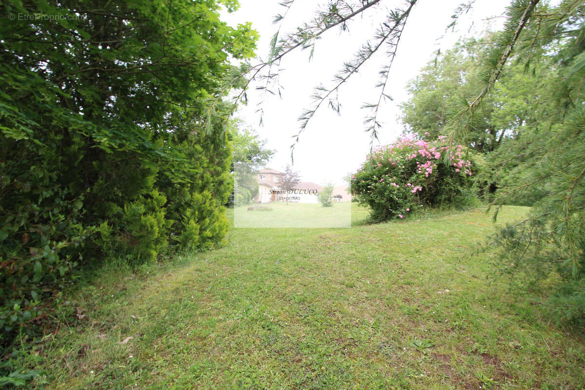 Maison à CALMELS-ET-LE-VIALA