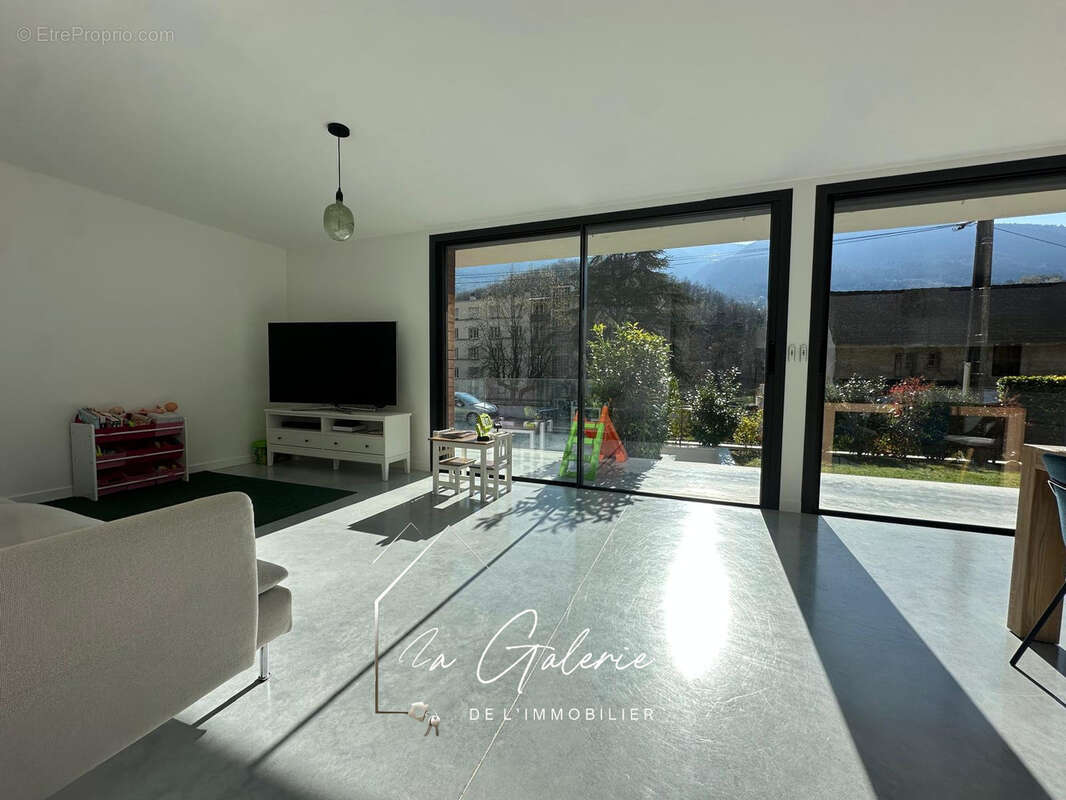 Maison à VAULNAVEYS-LE-HAUT