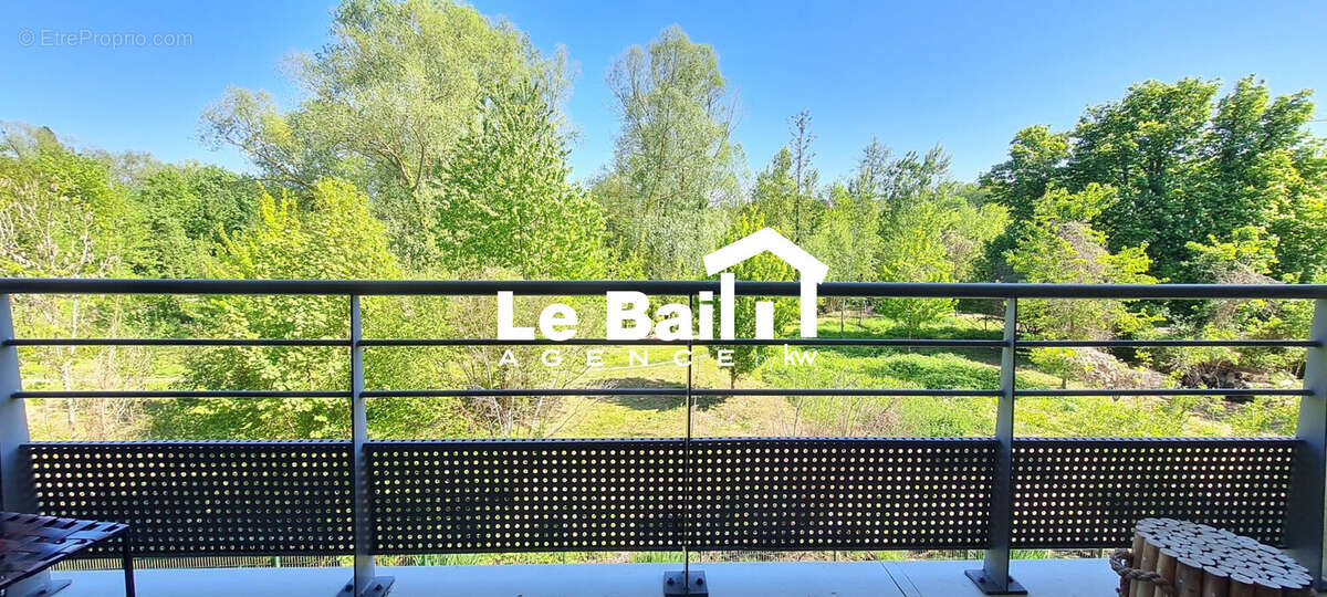 Appartement 74 m² à Osny  - photo 9