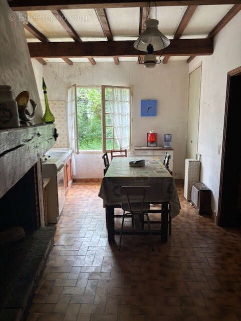 Terrain à LE BURGAUD