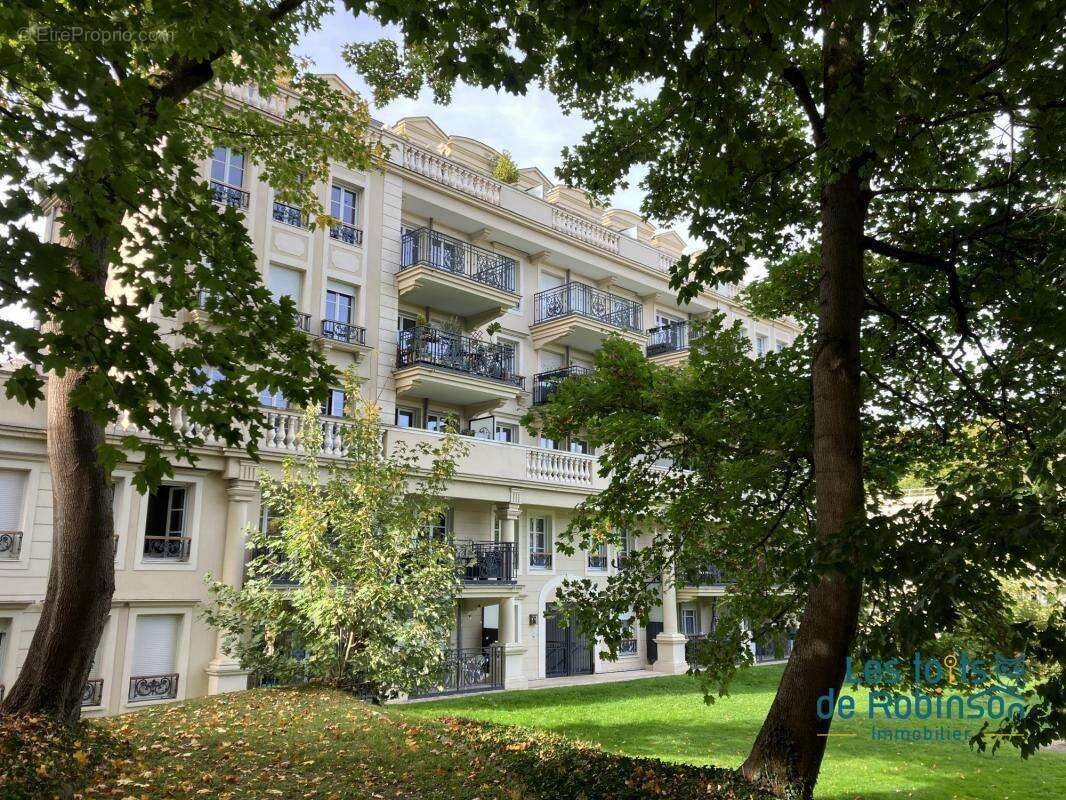 Appartement à LE PLESSIS-ROBINSON