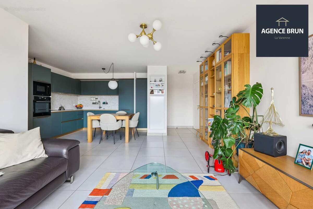 Appartement à SAINT-MAUR-DES-FOSSES