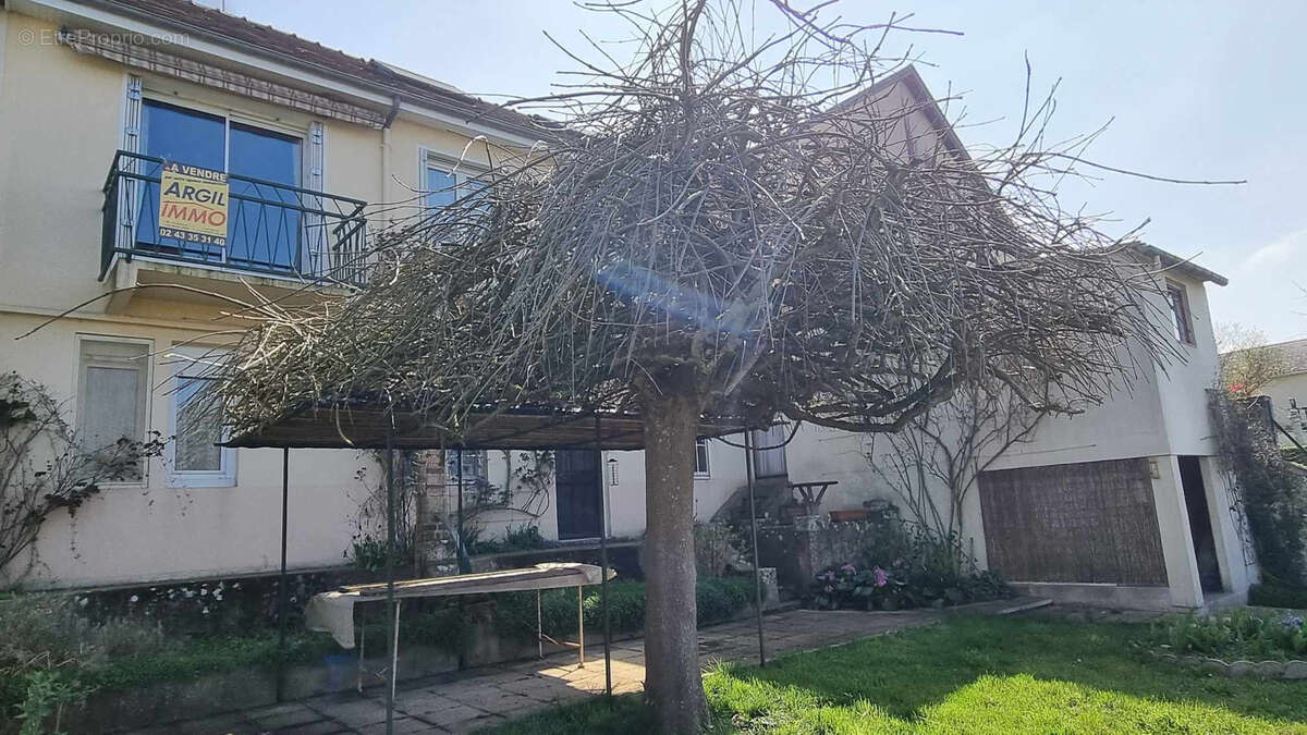 Maison à SAINT-CALAIS