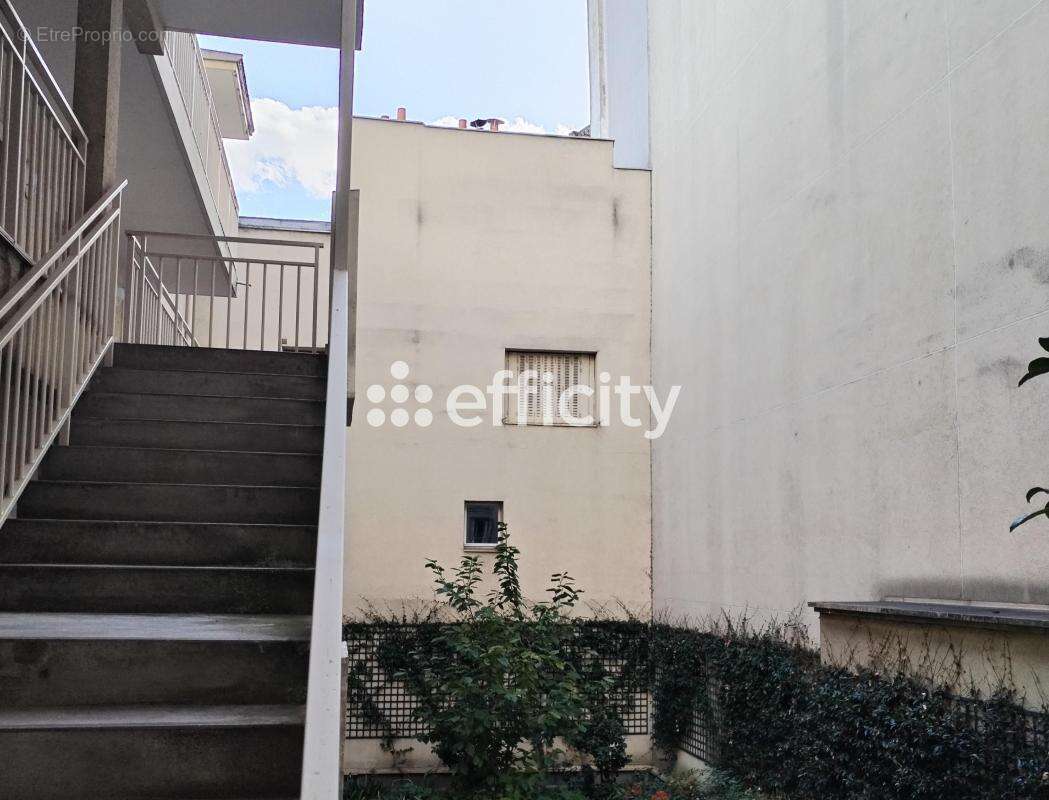 Appartement à PARIS-10E