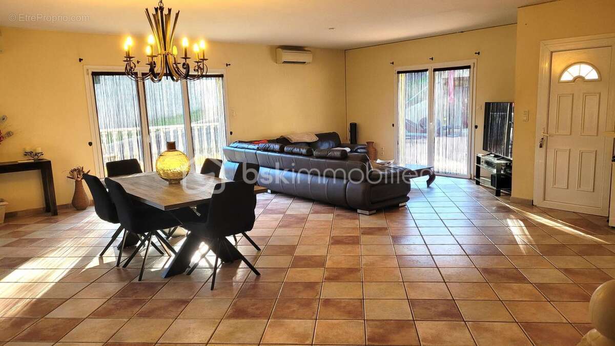 Narbonne - secteur roche grise - villa de 183 m² - 4 faces - piscine - appartement de 70 m² - parcelle 2200 m² - photo 4